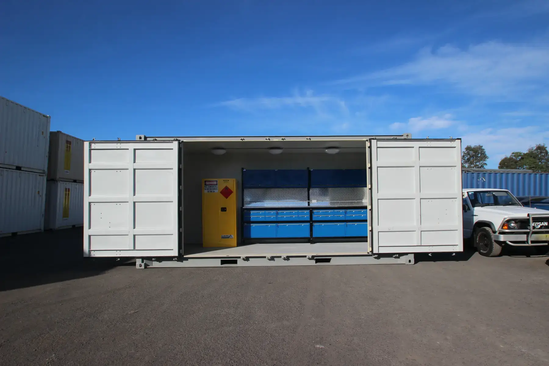 20′ Werkstattcontainer mit Seitenöffnung