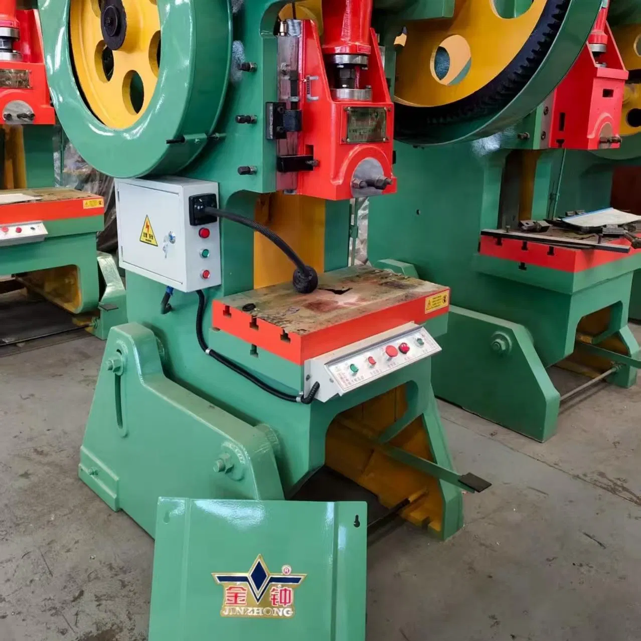 JB23 Aluminiumfolien-Behältermaschine – Bild 6