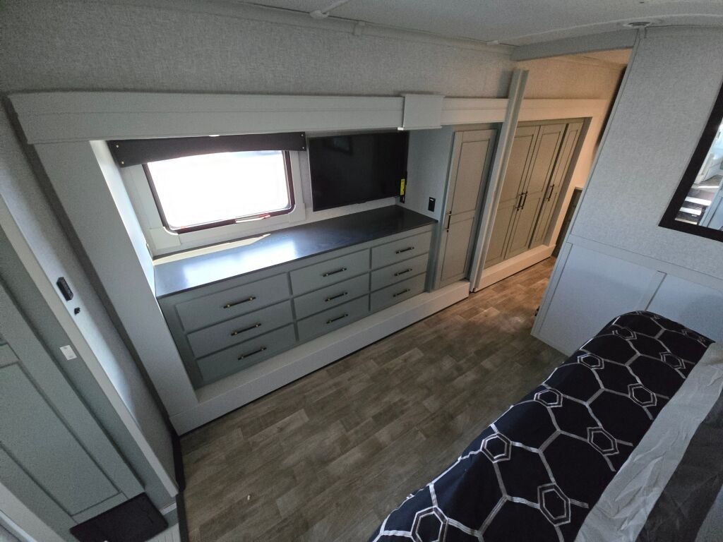 2025 Crossroads Redwood RW4200FL – Bild 12