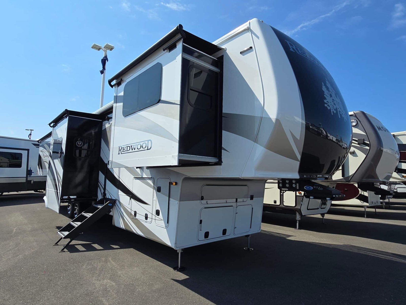 2025 Crossroads Redwood RW4200FL – Bild 17