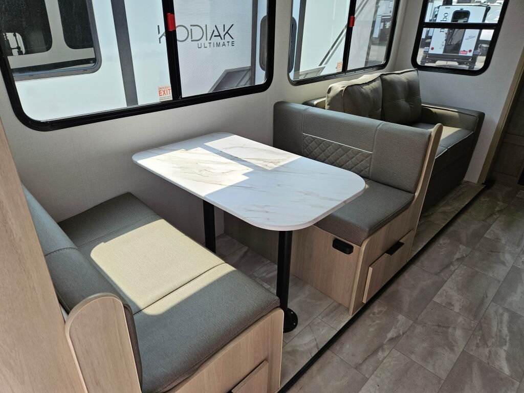 Dutchmen Kodiak Ultimate 3321BHSL Wohnwagen (2025) – Bild 8