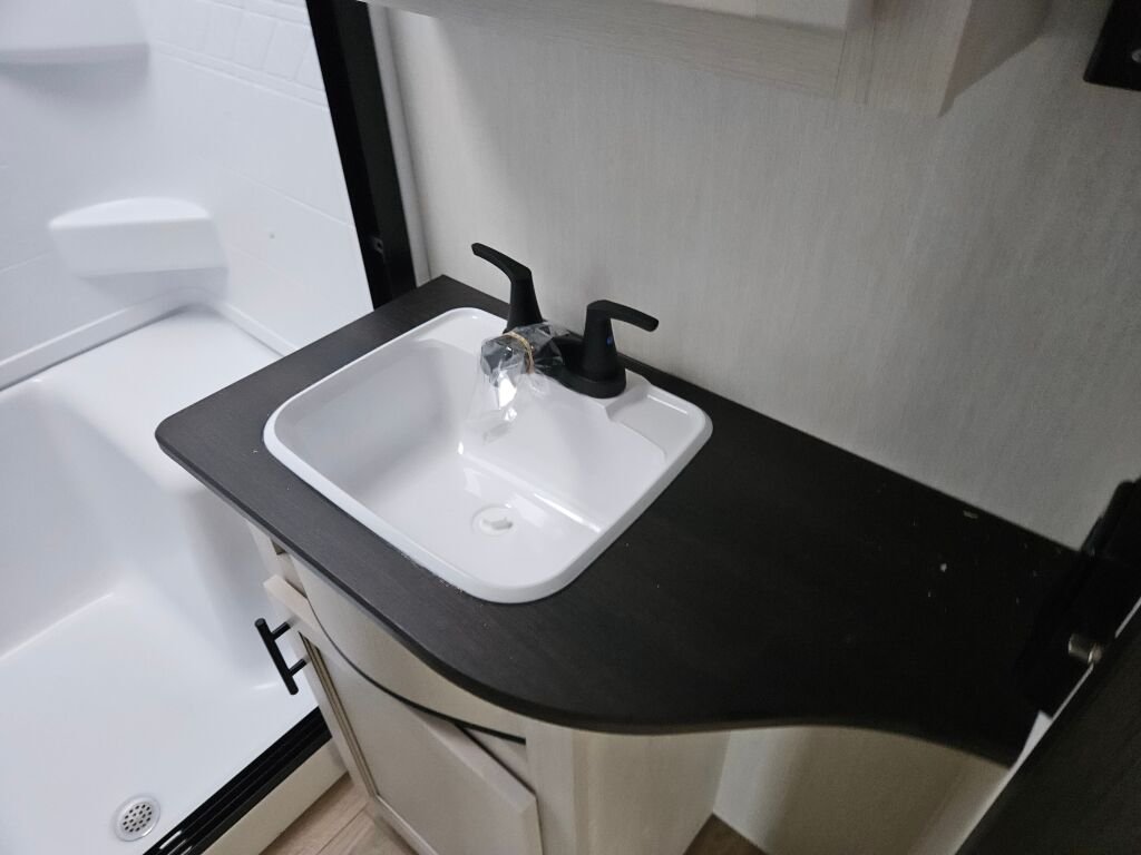 Forest River Sabre 38DBL Fifth-Wheel-Wohnwagen (2025) – Bild 12