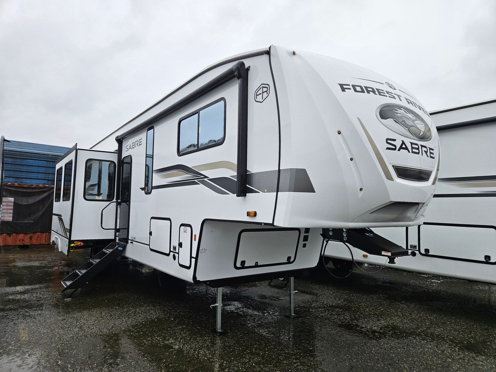 Forest River Sabre 38DBL Fifth-Wheel-Wohnwagen (2025) – Bild 14