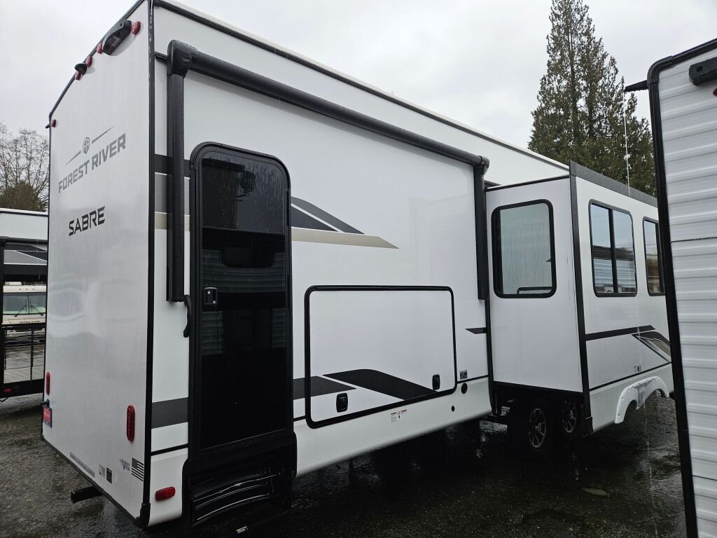 Forest River Sabre 38DBL Fifth-Wheel-Wohnwagen (2025) – Bild 4