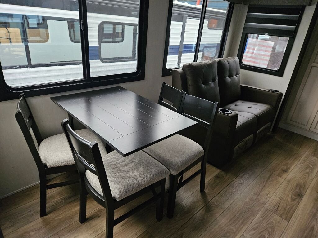 Forest River Sabre 38DBL Fifth-Wheel-Wohnwagen (2025) – Bild 6