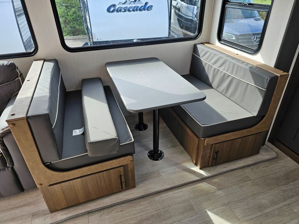 2025 Forest River Wildcat 304MBX – Bild 8