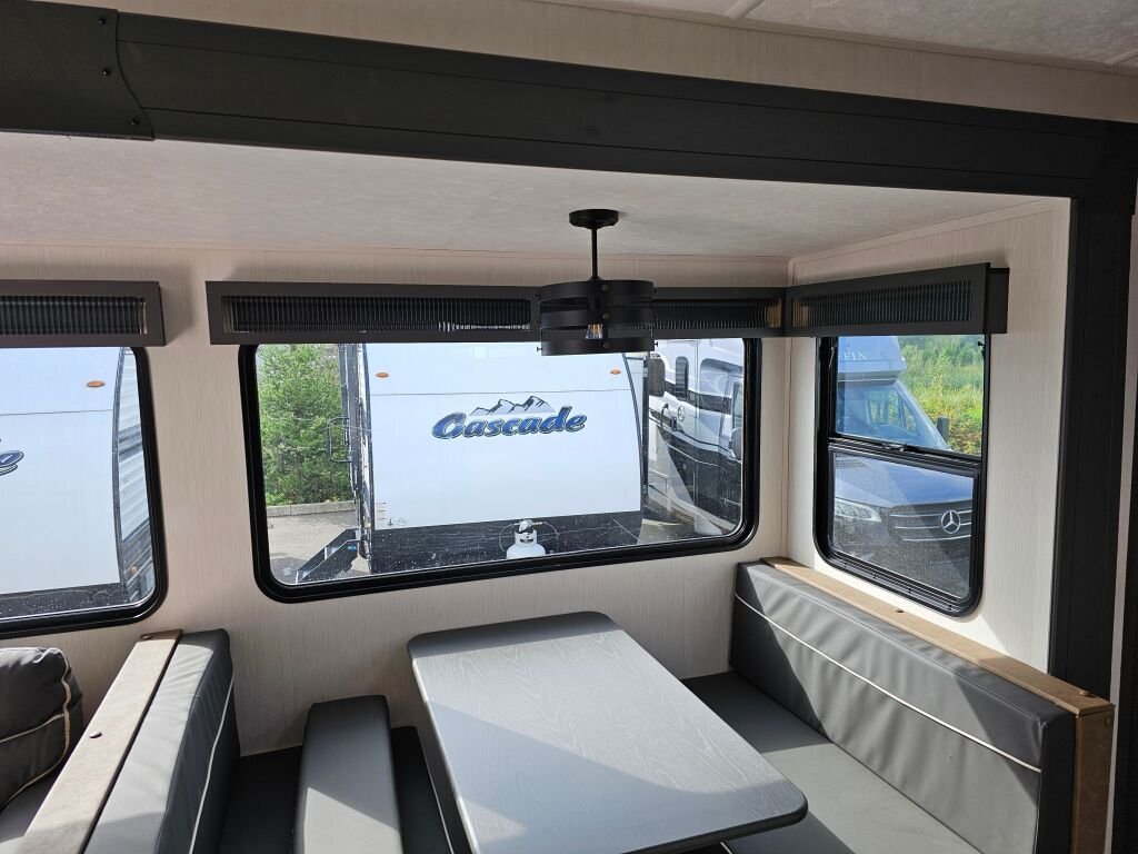 2025 Forest River Wildcat 304MBX – Bild 9