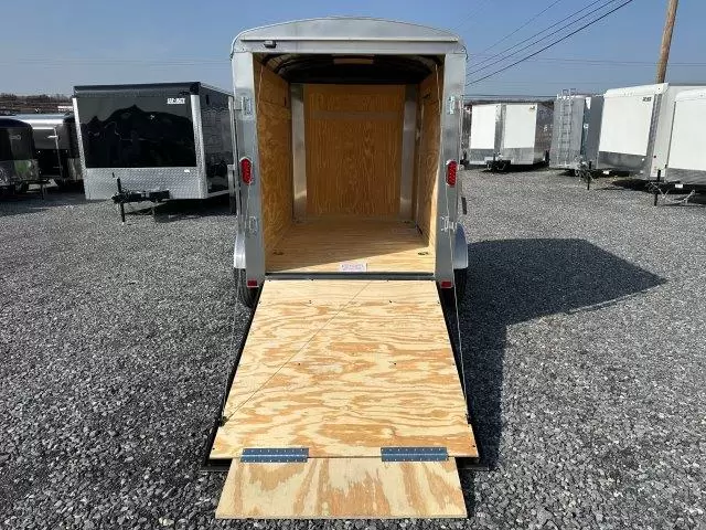Carry-On 5 x 8 Kofferanhänger mit Rampe und Seitentür – Bild 5